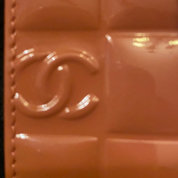 CHANEL VTG PINK CHOCOLATE BAR WRISTLET WALLET BAG BARBIECORE ⭐️⭐️⭐️⭐️⭐️ - Picture 9 of 15